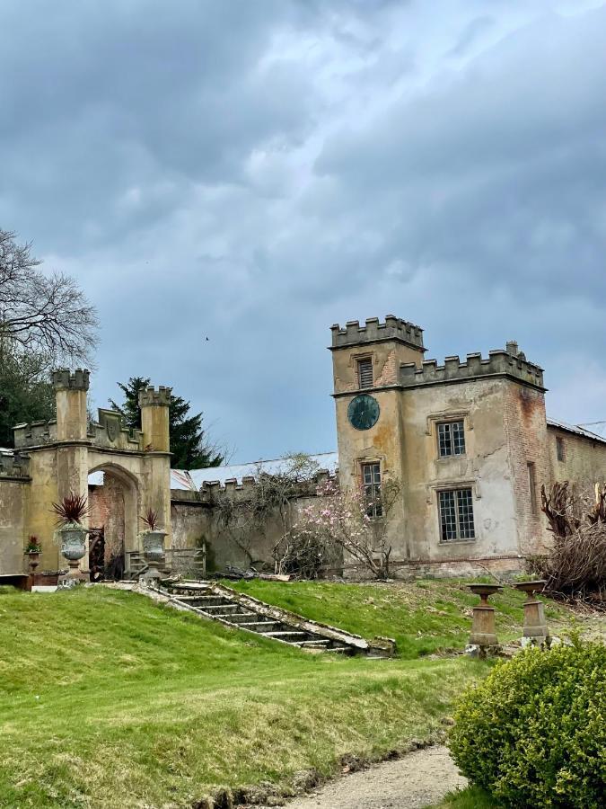 Llanerchydol Hall Suites Welshpool Exteriör bild