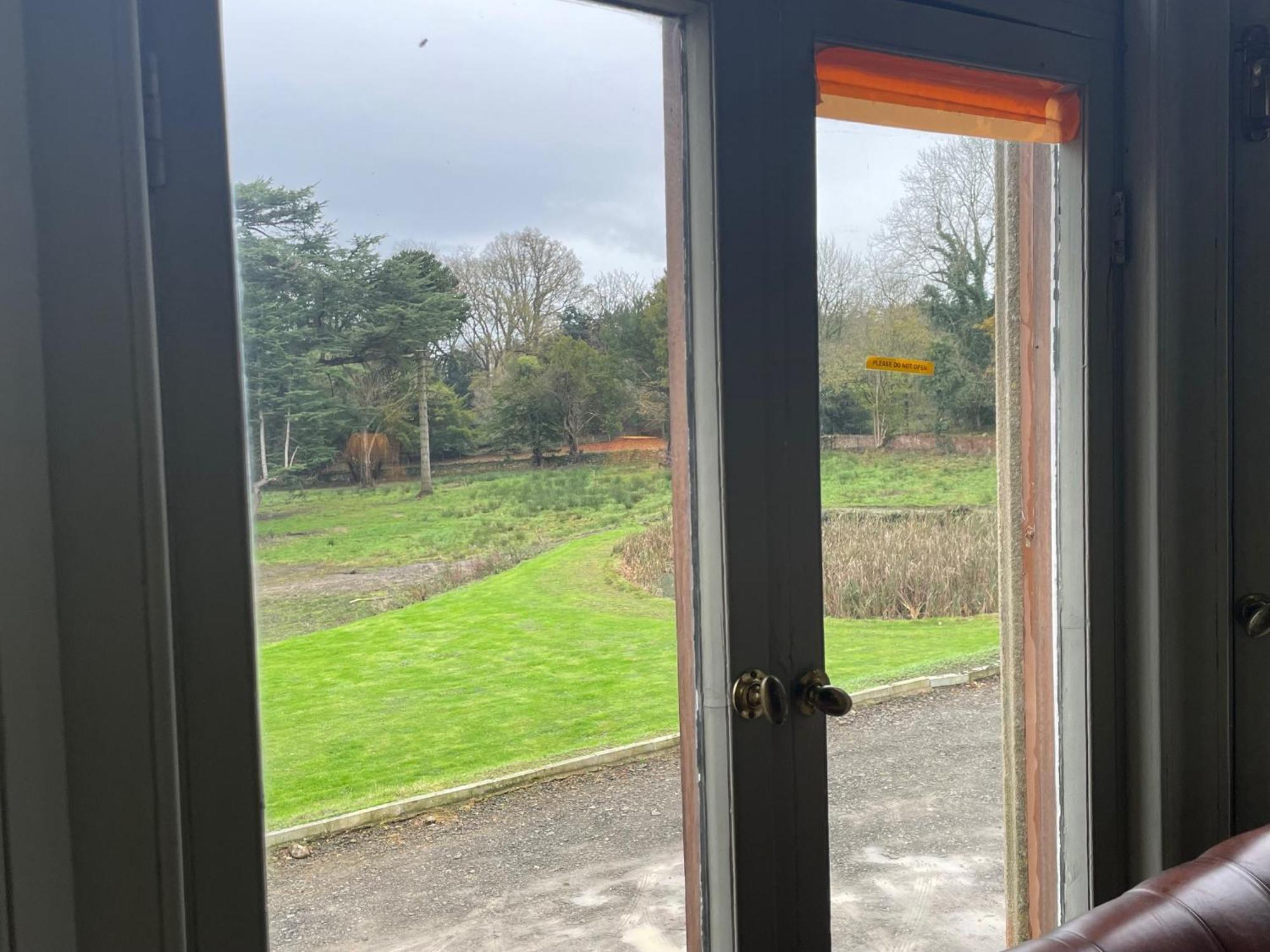 Llanerchydol Hall Suites Welshpool Exteriör bild