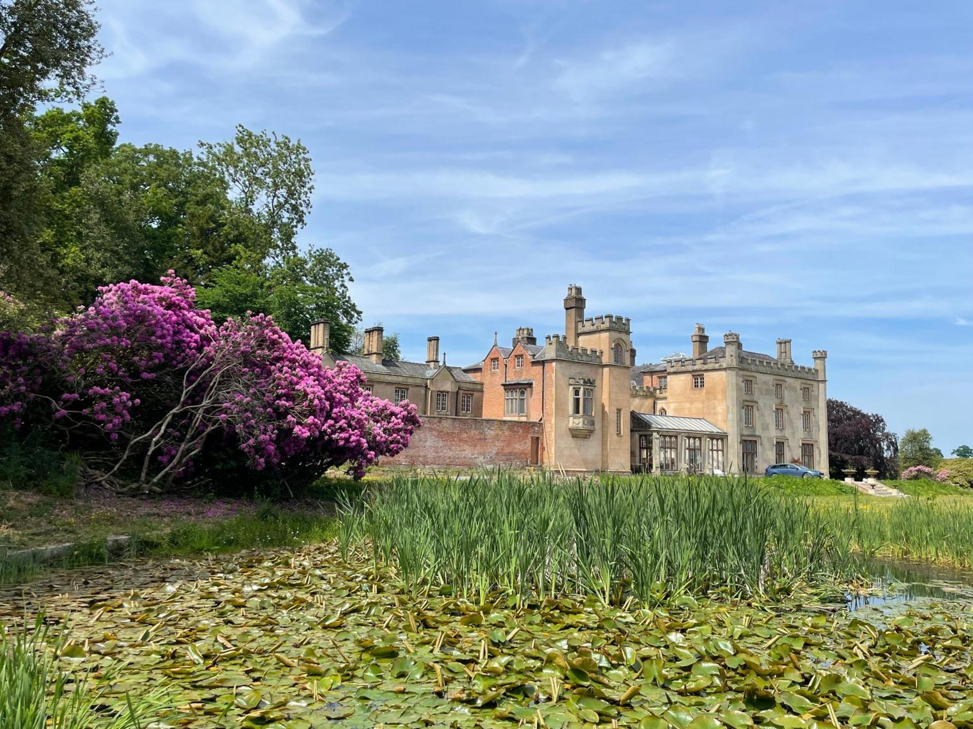 Llanerchydol Hall Suites Welshpool Exteriör bild