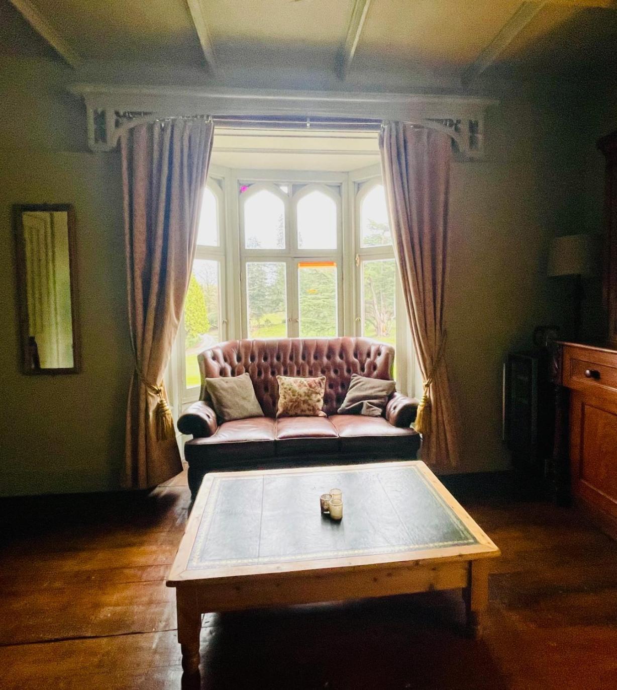 Llanerchydol Hall Suites Welshpool Exteriör bild