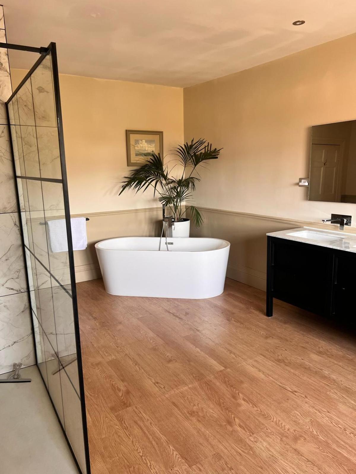 Llanerchydol Hall Suites Welshpool Exteriör bild